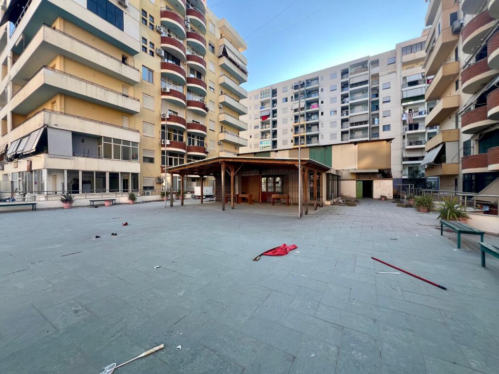 Locale Commerciale In Affitto Sul Viale Vlore Skele