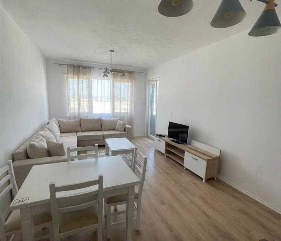 Apartament me qera