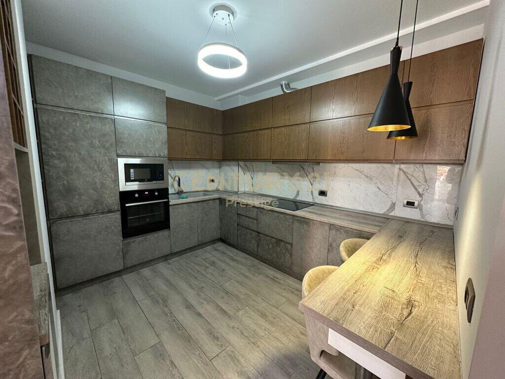 Apartment 2+1+2+ parking space for sale, at ELBASAN STREET, TIRANA!