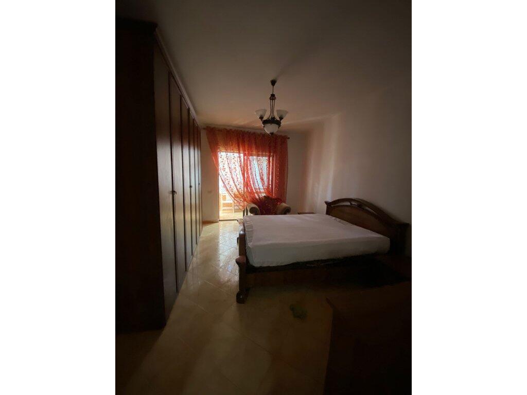 Qera, Apartament 1+1, ish Parku i Autobusave, Tiranë