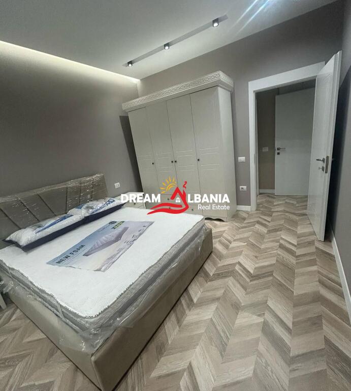Shitet apartament 2+1+2 ne Qender te Tiranes , 9 kateshet (ID 41212012)
