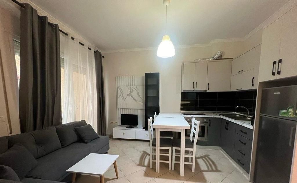 Affittasi appartamento 2+1 presso Kodra e Diellit! 450 € /Mese