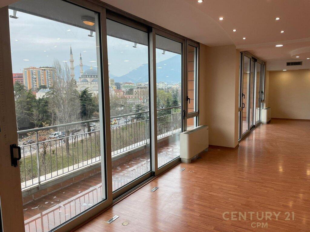 Office for Rent at ETC Shopping Center – 198 m² Net