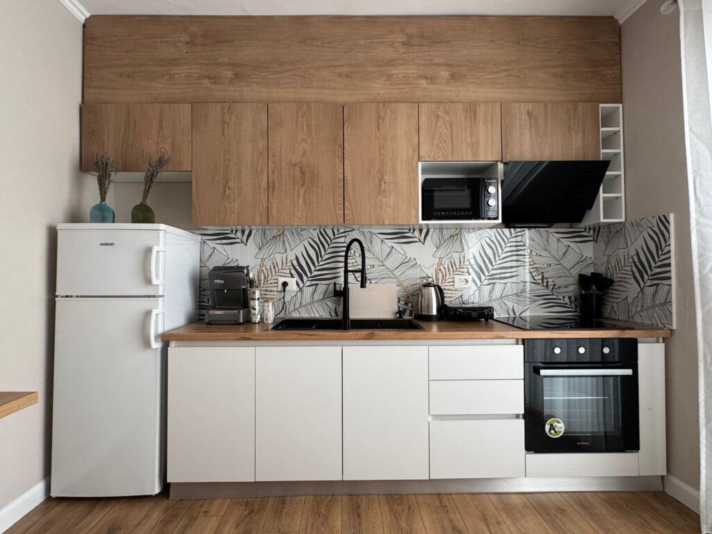APARTMENT FOR RENT 2+1 AT KAFE FLORA, DURRES STREET!