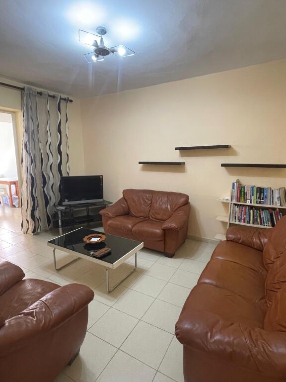 🏡 Apartament 3+1 për Shitje – Lagjja 5, Kati 3, Pallat Egzistues