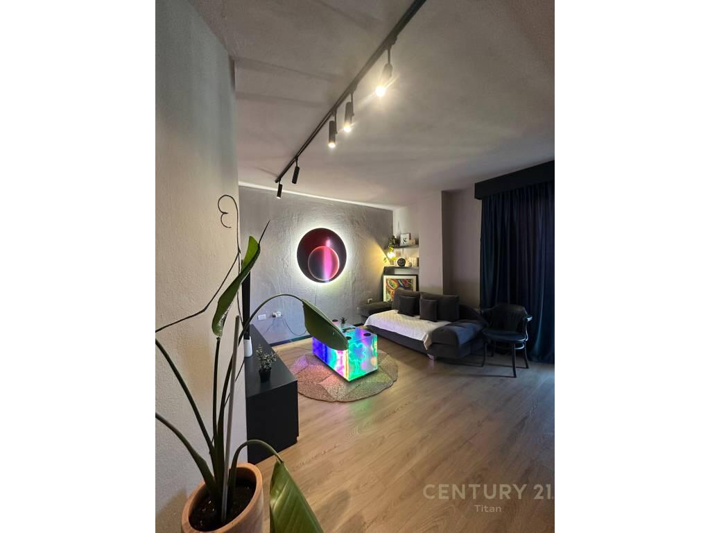 Viale Zogu I, affittasi appartamento 1+1