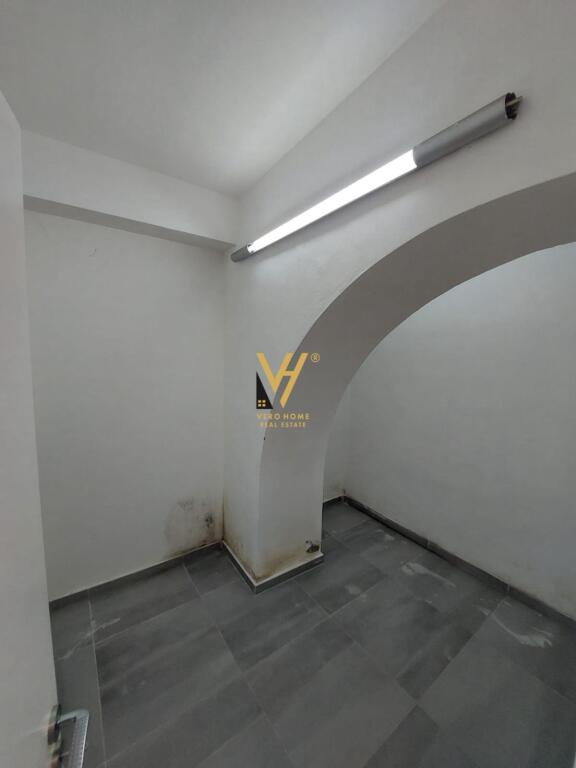SHOP 30 M2 FOR RENT ON SULEJMAN PASHA STREET 45,000 LEKE