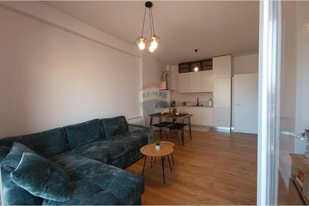 Apartament 1+1 me qera tek Shkolla e Kuqe