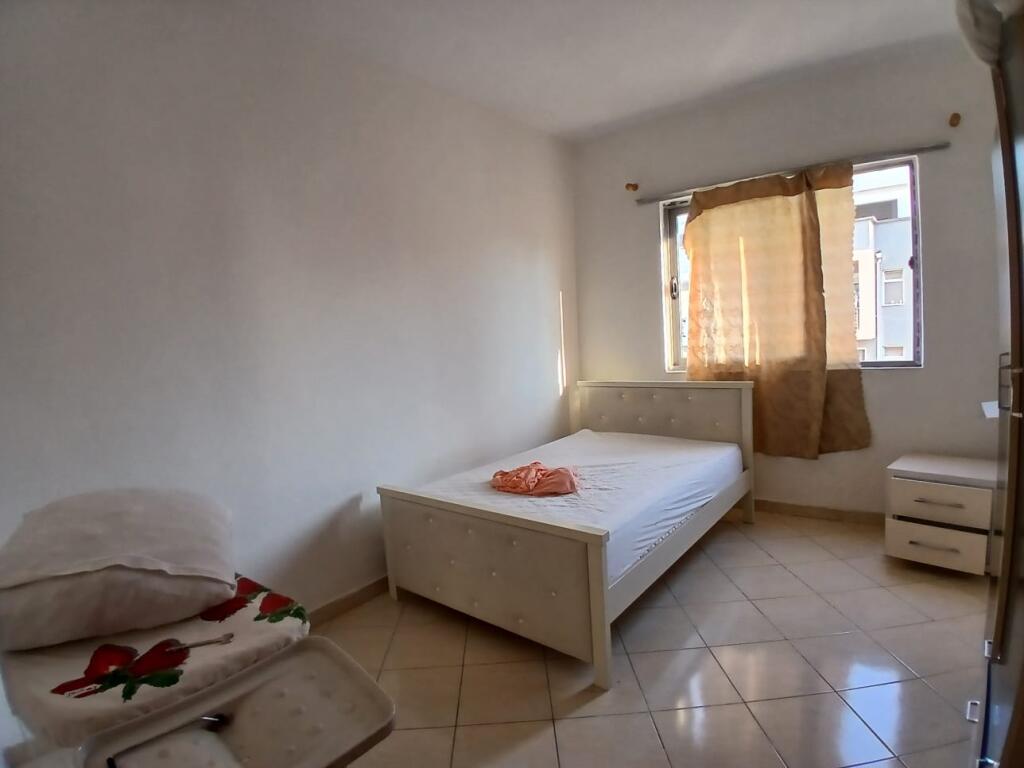 Jepet me qera Apartamenti 2+1+1, prane bar Oslo, Astir