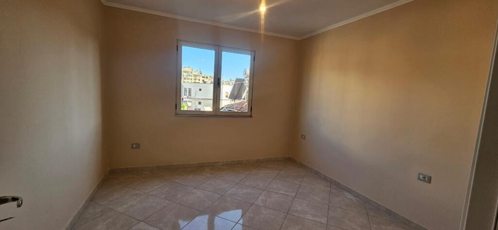 APARTAMENT 1+1 TEK RRUGA ALI DEMI