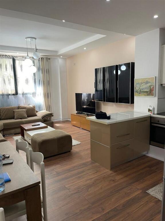 2+1 Apartment for rent at the Paris Commune / Eleonora (500 Euro)