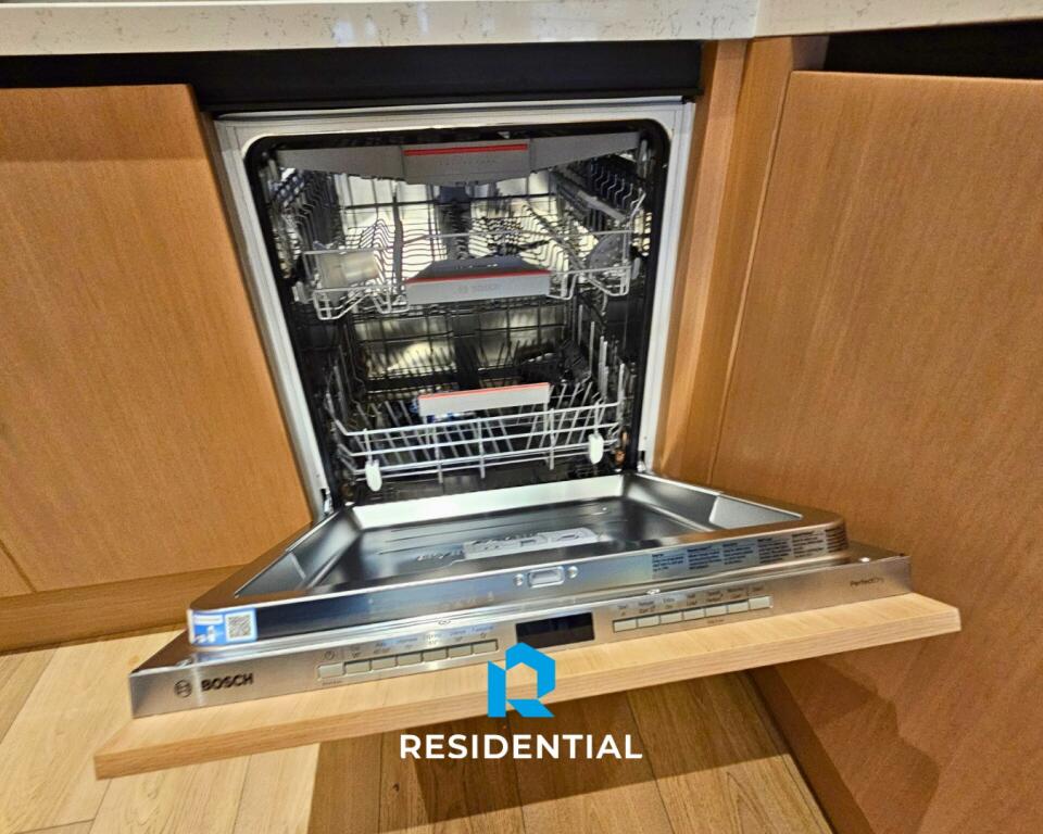 In Kinostudio, 2+1 Apartment For Rent With 1 Parking Spot!