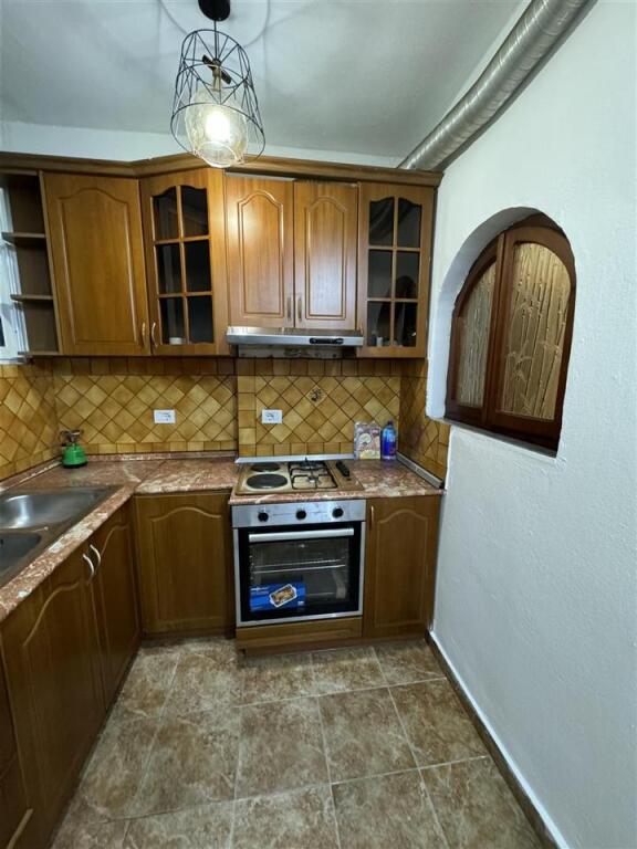 APARTAMENT ME QERA 2+1 IRFAN TOMINI 50.000 LEKE