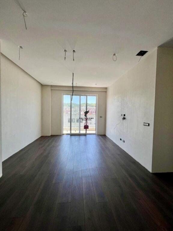APARTAMENT ME QERA 2+1 KOMUNA E PARISIT 1000 EURO