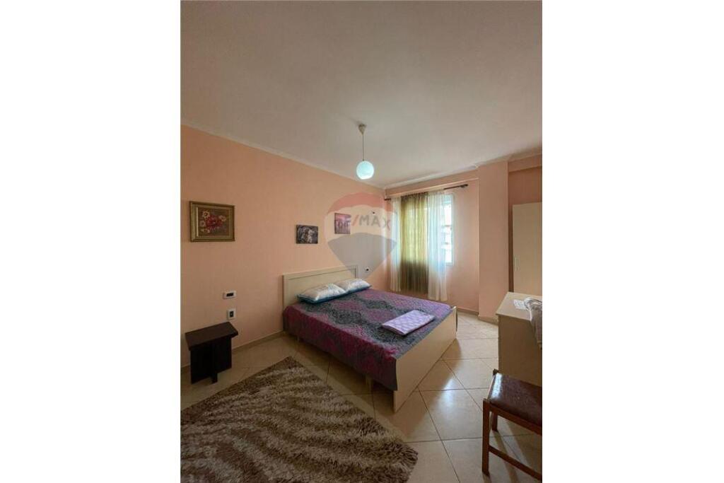 Offerto in affitto appartamento di tipologia 1+1 a Yzberisht vicino a KMY
