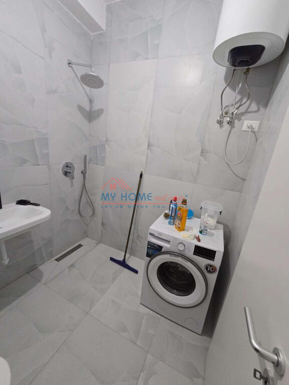 Appartamento 2+1 in vendita Ali Demi a Tirana