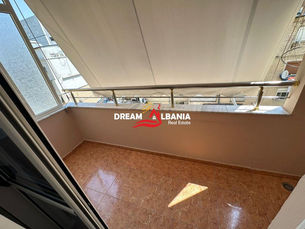 Appartamento 1+1 in vendita in via Kavaja, vicino al centro Globe (ID 41111109)
