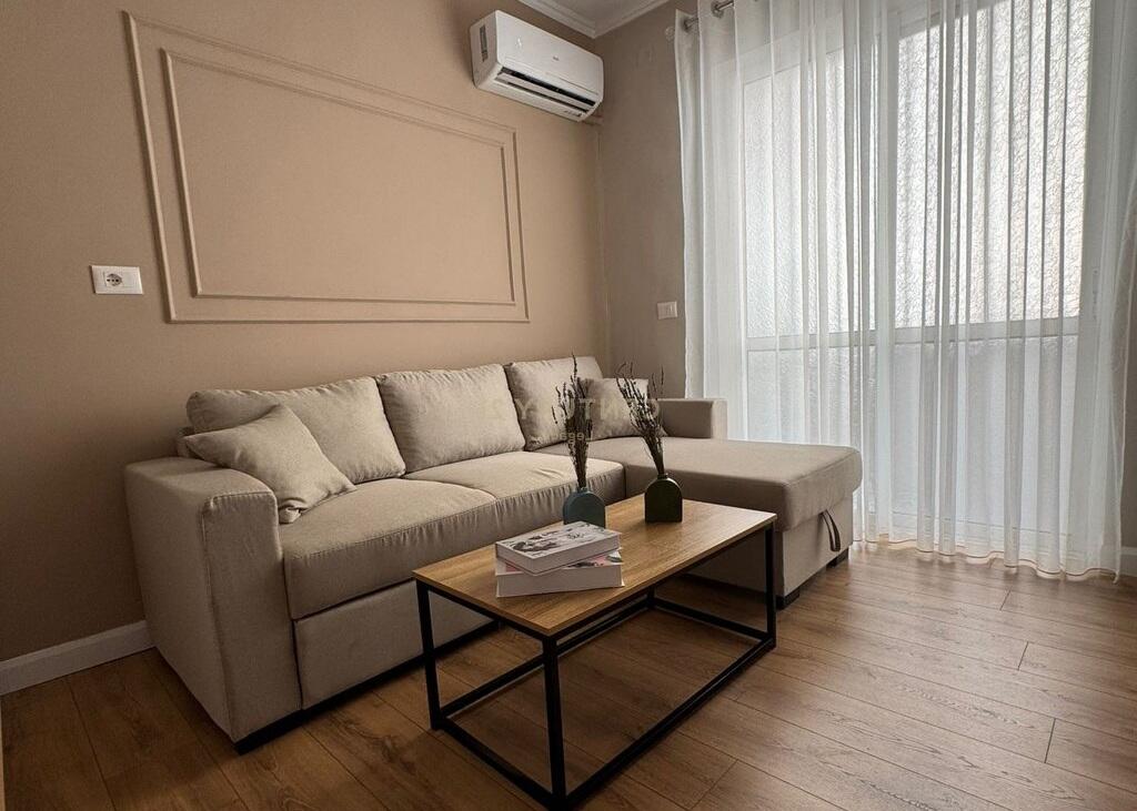 APPARTAMENTO IN AFFITTO 2+1 VICINO AL CAFFÈ FLORA, STRADA DI DURRËS