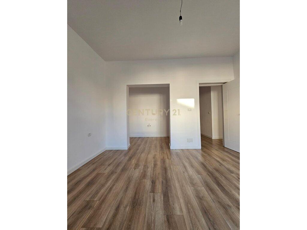 Appartamento 2+1 in vendita in Via Kavaja!