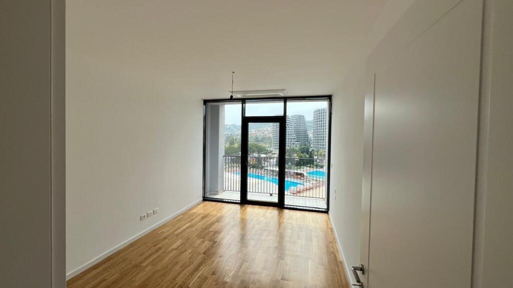 OFFICE FOR RENT 136 M2 KOSOVAREVE STREET 1,400 EURO