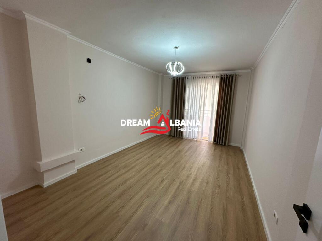 Appartamento 1+1 in vendita in via Kavaja, vicino al centro Globe (ID 41111109)
