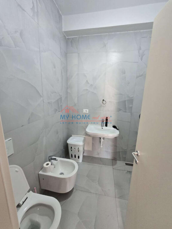Appartamento 2+1 in vendita Ali Demi a Tirana
