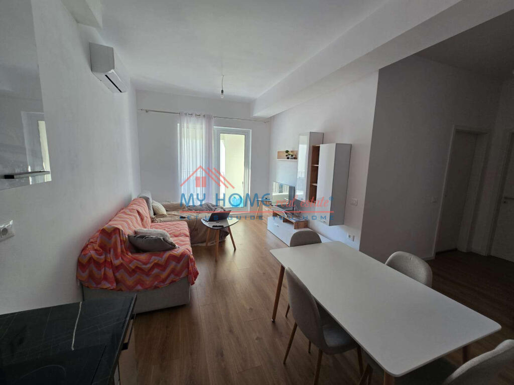 Appartamento 2+1 in vendita Ali Demi a Tirana