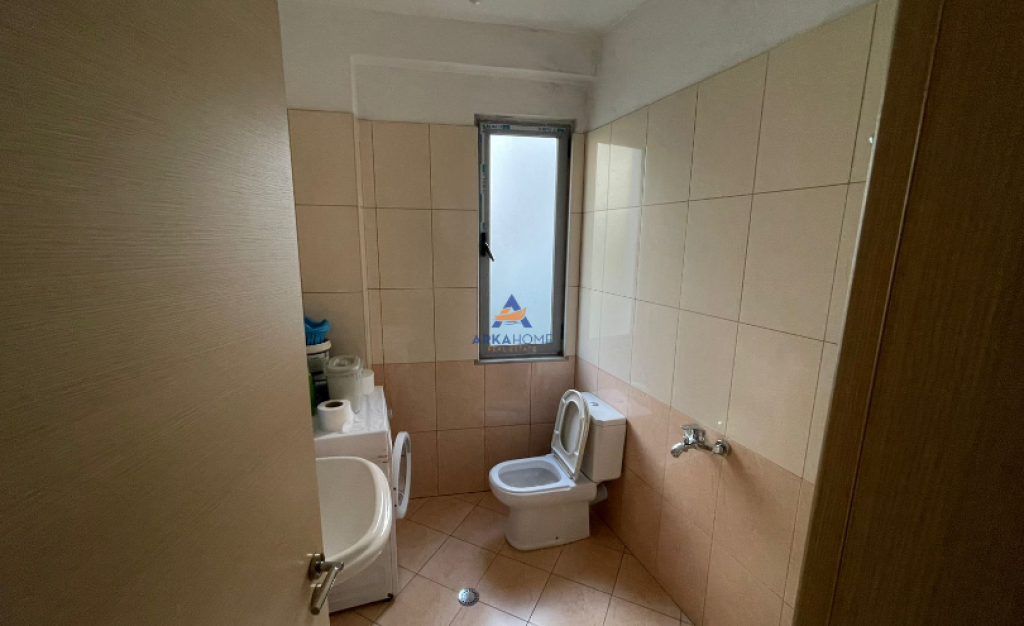 VENDESI APPARTAMENTO 2+1+2+2BALCONI "AI PALAZZI CABEJ" 135.000 EURO.