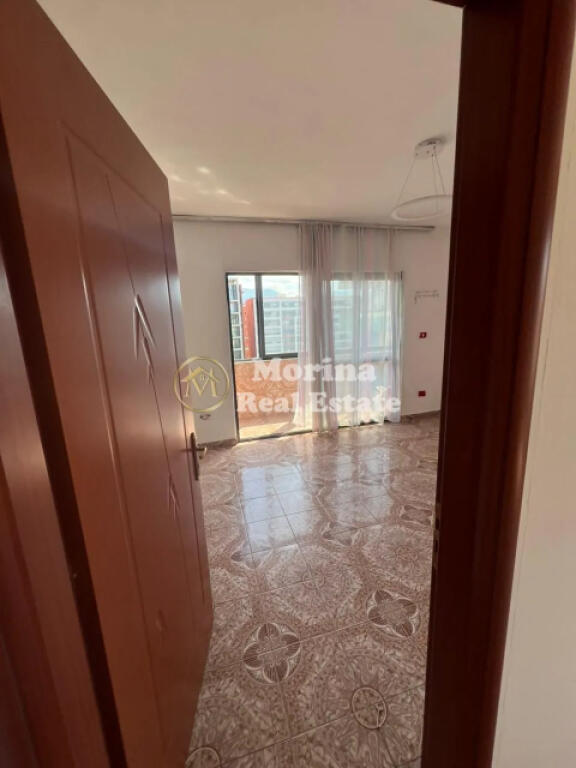 Affitto, Appartamento 1+1, Palazzo con Freccia, 350 euro/mese