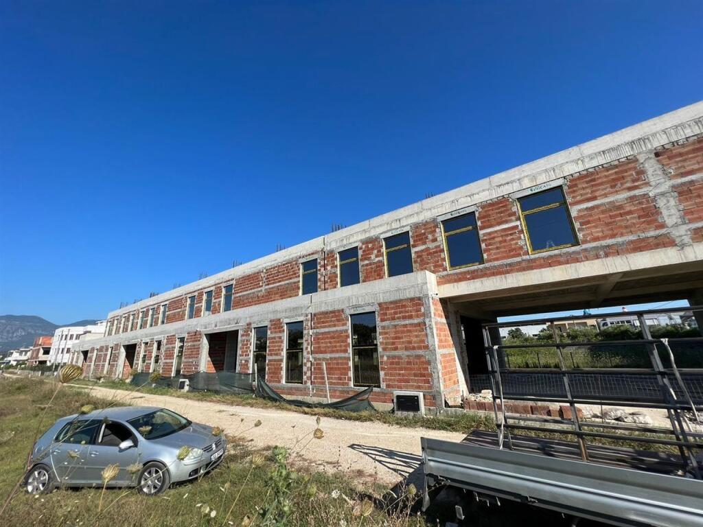 MAGAZZINO IN AFFITTO 2000 M2 KAMEZ 9.000 EURO