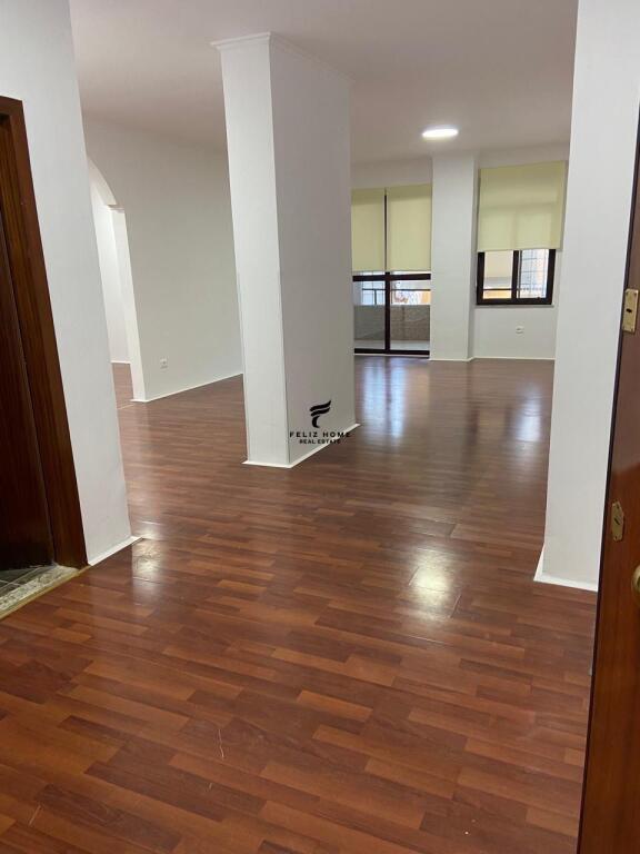 OFFICE FOR RENT 120 M2 BLOCK 1,400 EURO