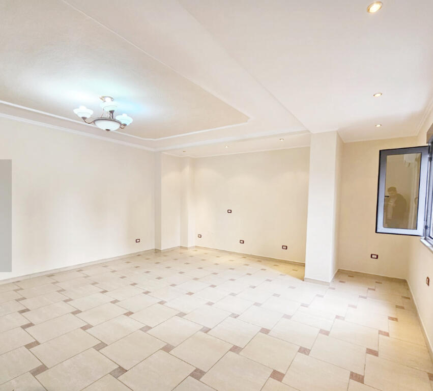Jepet apartament 3+1 per zyra me qera ne Qender te Tiranes , rr Kajo Karafili