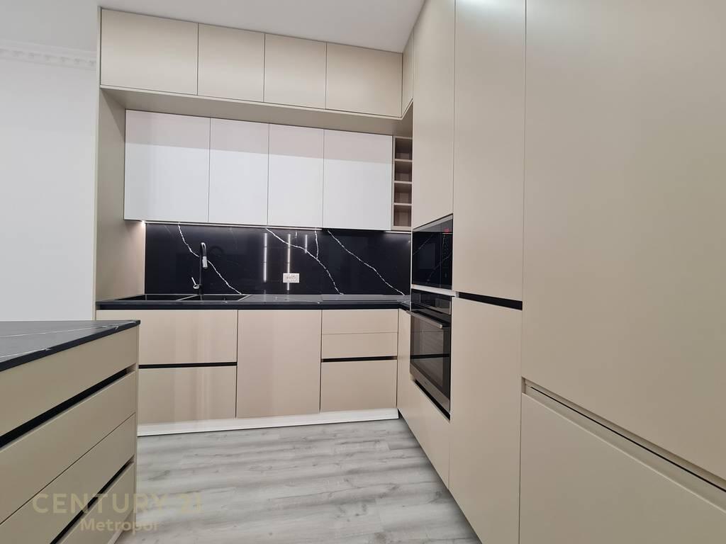🌿 2-Bedroom, 2-Bathroom Apartment for Rent – Newly Furnished, Near Liqeni i Thatë!