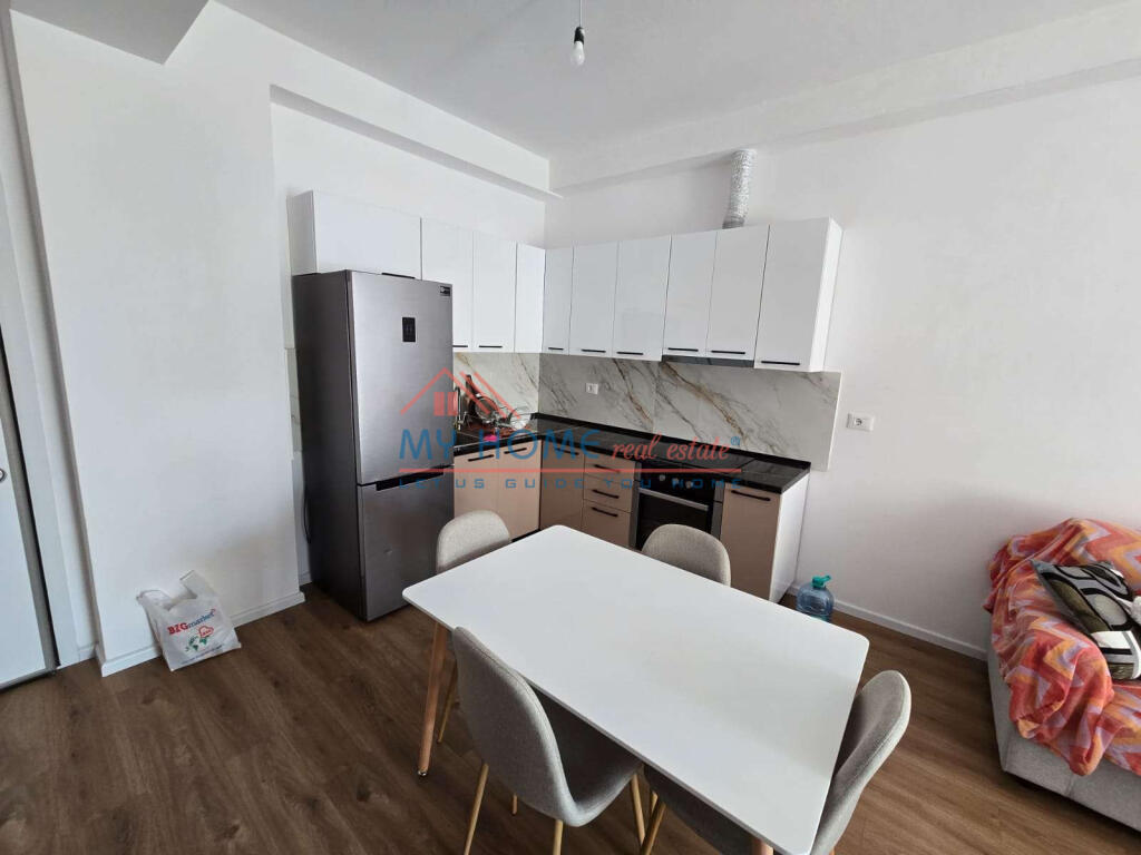 Appartamento 2+1 in vendita Ali Demi a Tirana