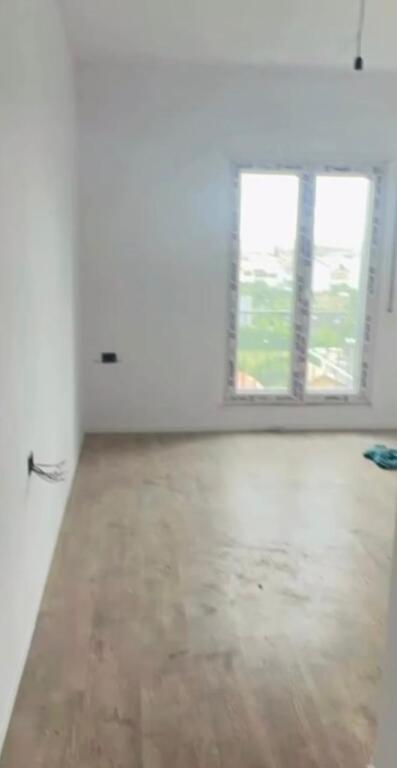 Shitet apartament 2+1
