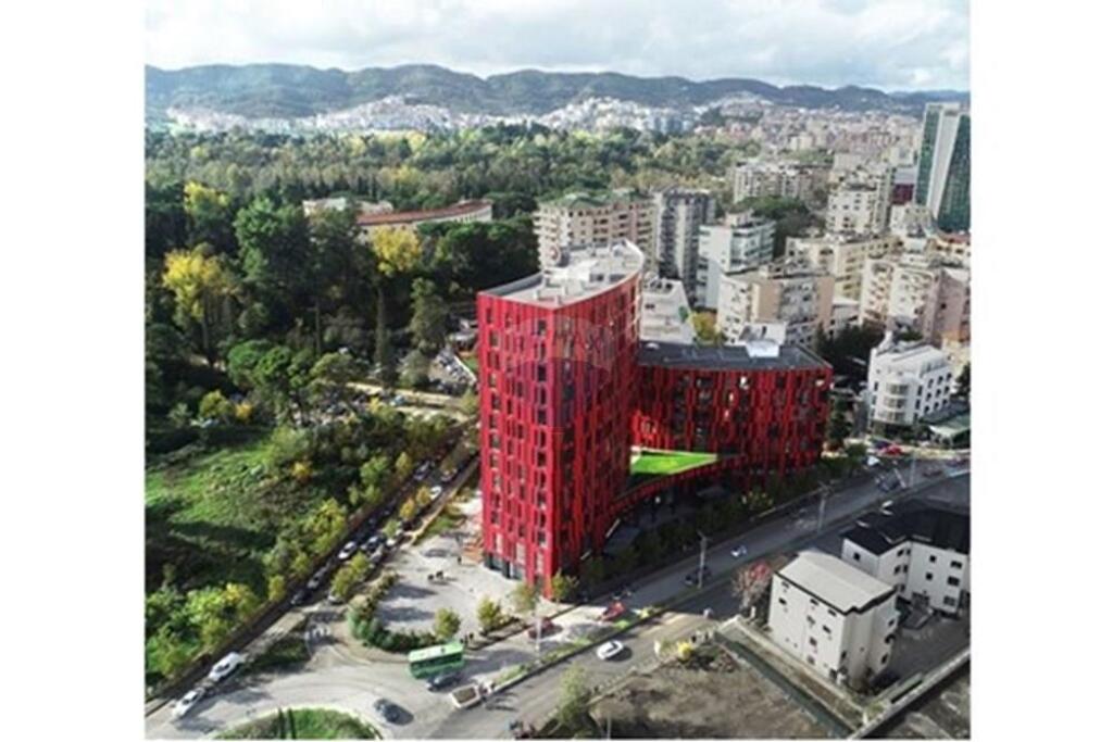 Ambient Biznesi Per Qira Tek Rruga e Elbasanit!