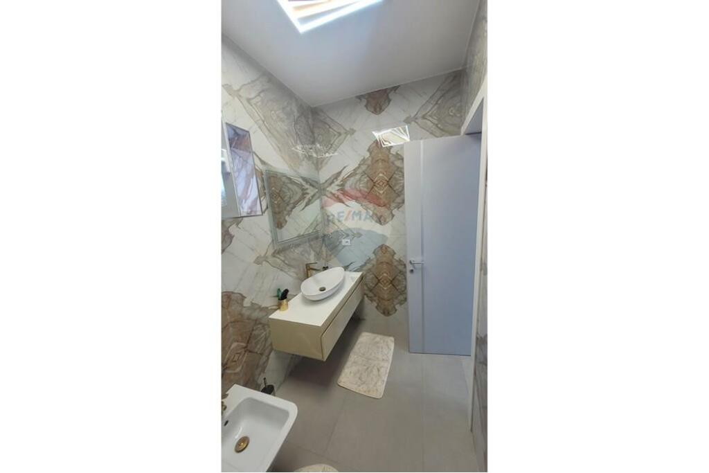 Vilë 2 Kateshe +papafingo- Për Shitje - Vishnjë, Baldushk, Tiranë
