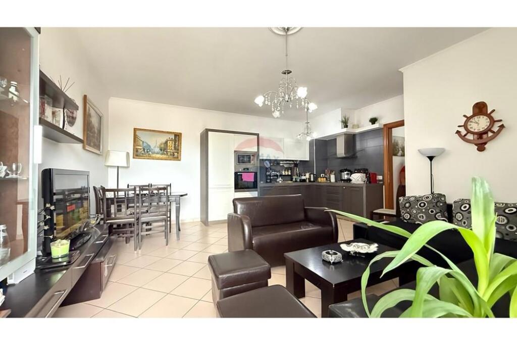 Apartament 1+1 per shitje, Rruga e Kavajes