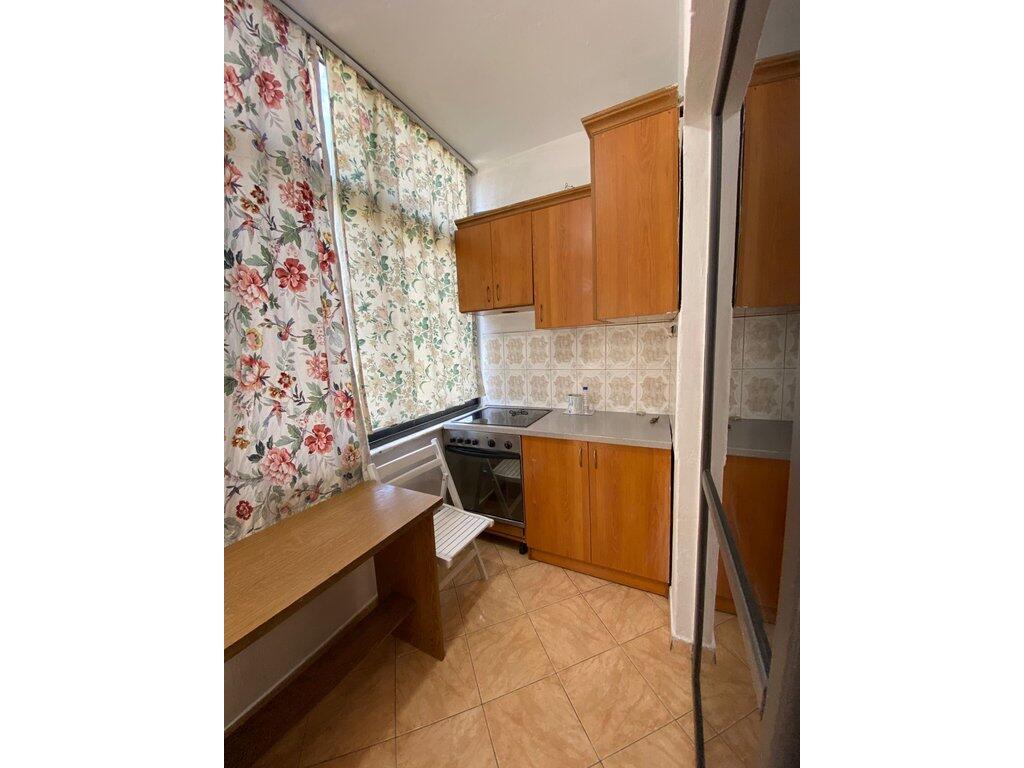 Qera, Apartament 1+1, ish Parku i Autobusave, Tiranë