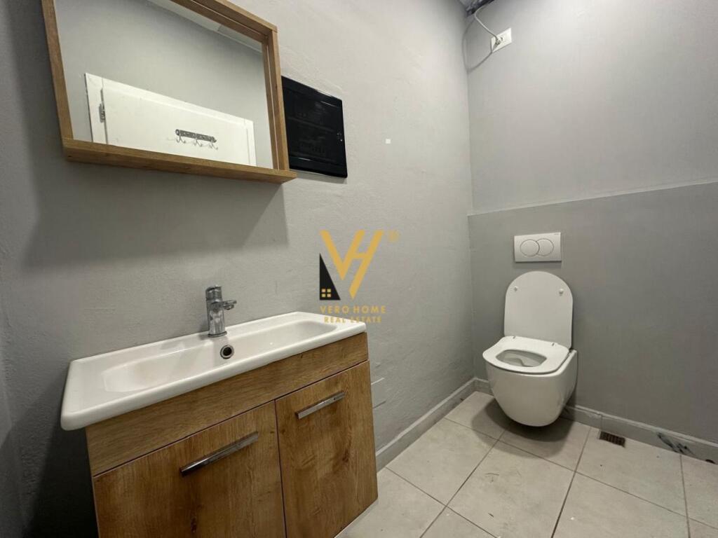 COMMERCIAL SPACE FOR SALE 386 M2 AT RED SCHOOL 350,000 EURO