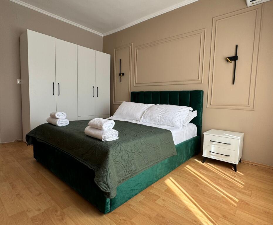 APARTMENT FOR RENT 2+1 AT KAFE FLORA, DURRES STREET!