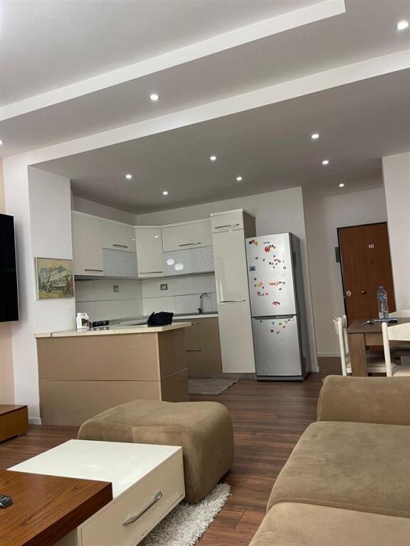 2+1 Apartment for rent at the Paris Commune / Eleonora (500 Euro)