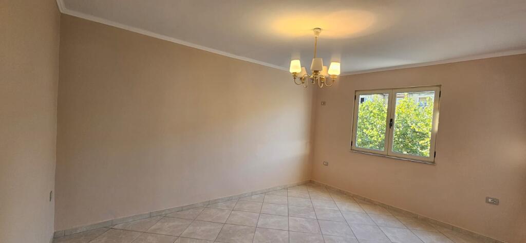 APARTAMENT 1+1 TEK RRUGA ALI DEMI