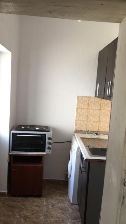 GARSIONERE 23000 LEKE.VILAT GJERMANE