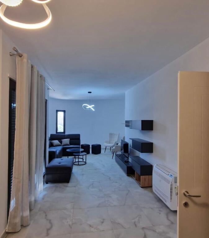 Jepet apartament 2+1+2 me qera