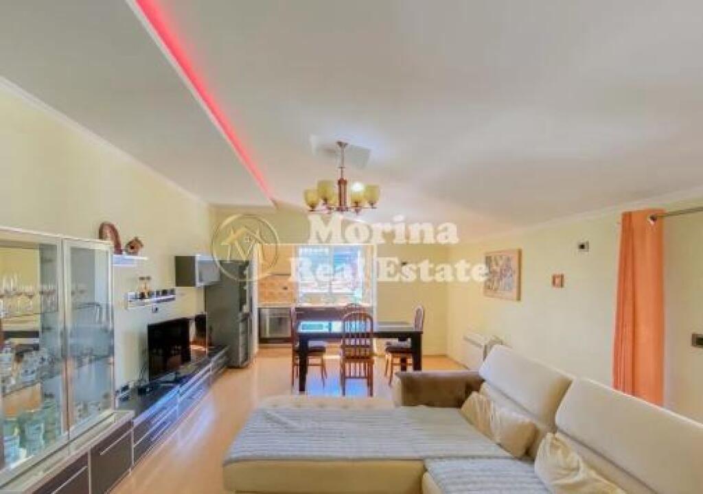 Affitto, Appartamento 2+1, 21 Dhjetori, 700 euro/mese