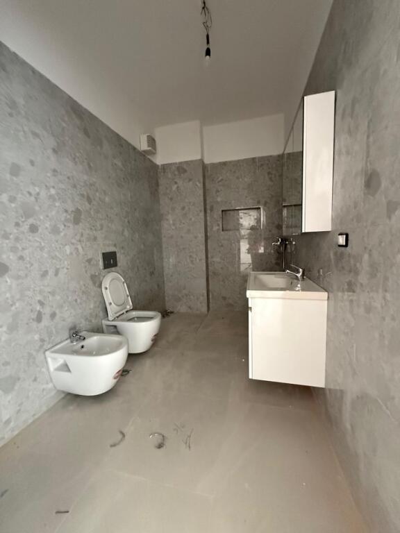 OFFICE FOR RENT 70 M2 LAPRAKE 450 EURO