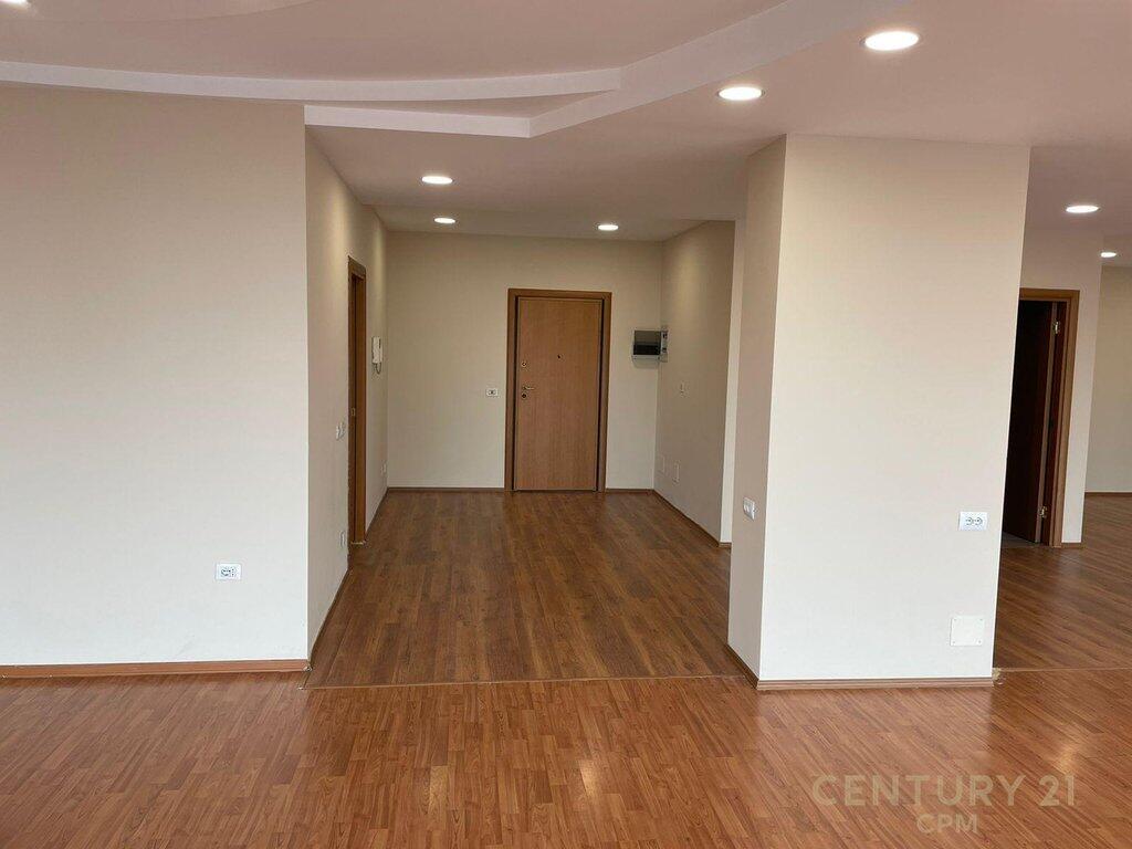 Office for Rent at ETC Shopping Center – 198 m² Net