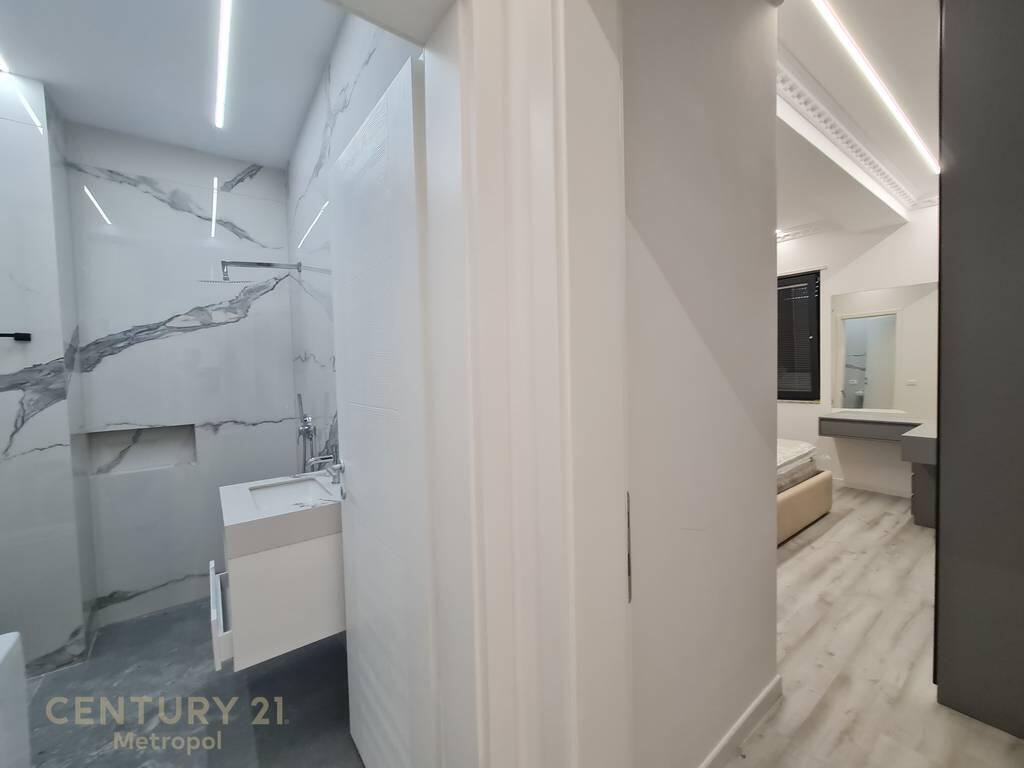 🌿 2-Bedroom, 2-Bathroom Apartment for Rent – Newly Furnished, Near Liqeni i Thatë!