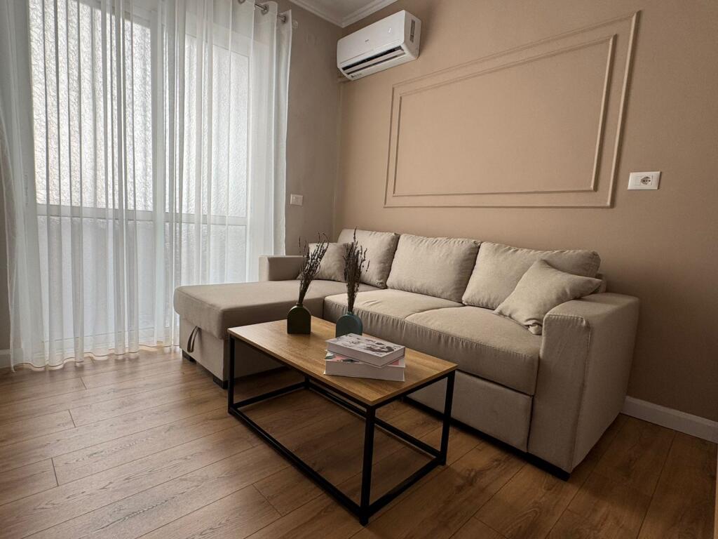 APARTMENT FOR RENT 2+1 AT KAFE FLORA, DURRES STREET!